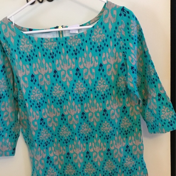 3/$25🚨NWT Beautiful Jeweled Jersey Size Sm - Picture 7 of 8